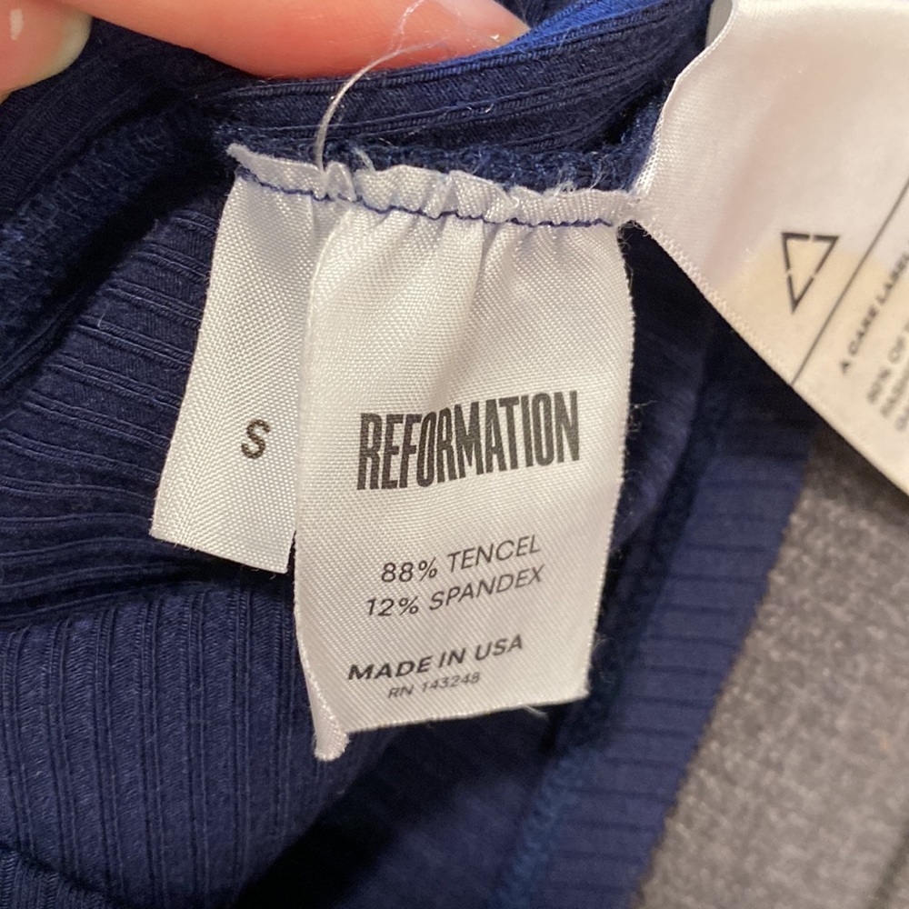Reformation cali dress in navy blue Dress Sleeveless with Turtleneck size Small - Picture 13 of 13